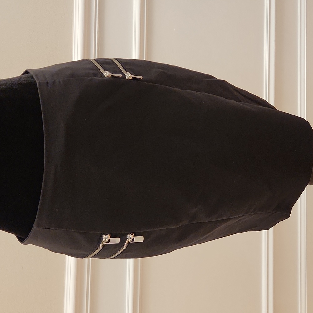 H&M Black Pencil Skirt with Zipper Details